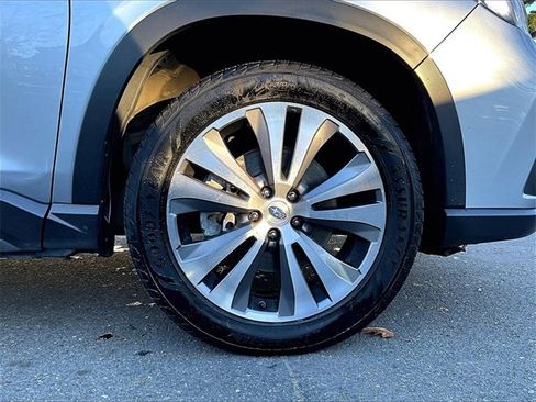 Used 2022 Subaru Ascent Limited image 9