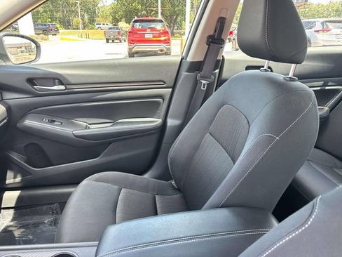 Used 2025 Nissan Altima 2.5 SV FWD image 22