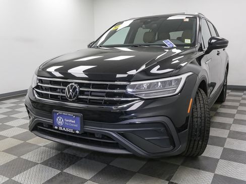 Used 2024 Volkswagen Tiguan SE AWD/4WD image 5