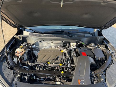 Used 2025 Chevrolet Trax LT image 30