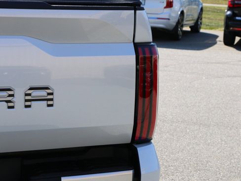 Used 2024 Toyota Tundra Limited AWD/4WD image 7