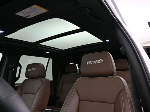 Used 2024 Chevrolet Tahoe High Country image 37