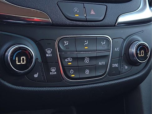 Used 2024 Chevrolet Equinox LT image 14