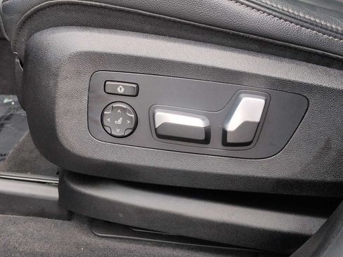 Used 2021 BMW X5 xDrive40i w/ M Sport Package AWD/4WD image 18