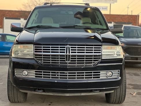 Used 2008 Lincoln Navigator 4WD image 2