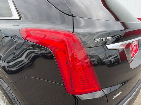 Used 2018 Cadillac XT5 Luxury w/ Driver Awareness Package AWD/4WD image 21