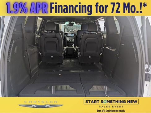New 2026 Chrysler Pacifica Select image 20