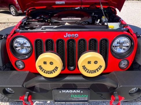 Used 2015 Jeep Wrangler Unlimited Sport w/ Quick Order Package 24S AWD/4WD image 17