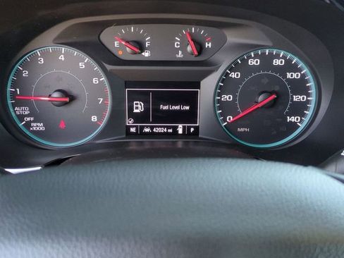Used 2023 Chevrolet Traverse LT FWD image 14