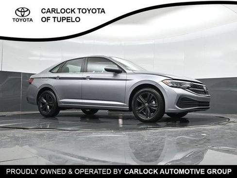 Used 2024 Volkswagen Jetta SE w/ Panoramic Sunroof Package FWD image 43