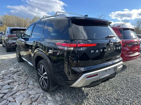 Used 2025 Nissan Pathfinder Platinum w/ Cargo Package image 6