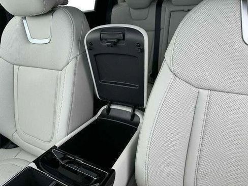 New 2025 Hyundai Tucson Limited image 18