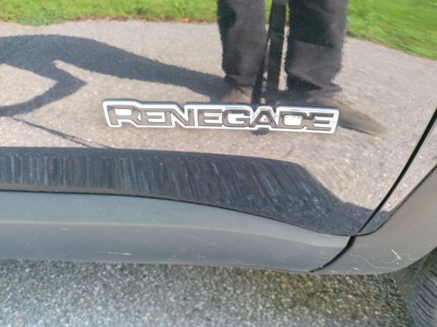 Used 2015 Jeep Renegade Limited AWD/4WD image 27