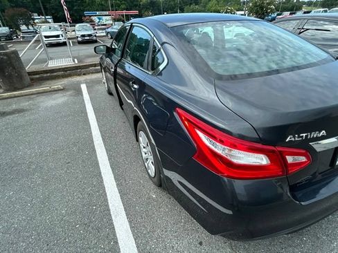 Used 2017 Nissan Altima 2.5 S w/ Power Driver Seat Package FWD image 5