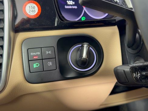 Certified 2023 Porsche Cayenne AWD/4WD image 20