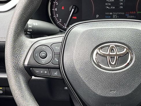 Used 2025 Toyota RAV4 XLE FWD image 12