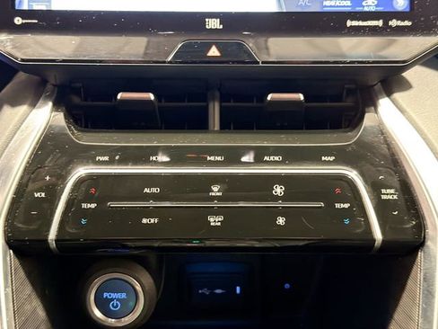 Certified 2021 Toyota Venza XLE w/ Softex Package AWD/4WD image 14
