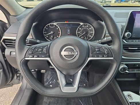 Used 2023 Nissan Altima 2.5 SV image 23