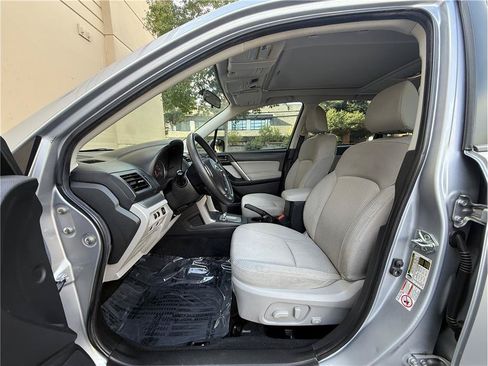Used 2015 Subaru Forester 2.5i Premium w/ All-Weather Package AWD/4WD image 18