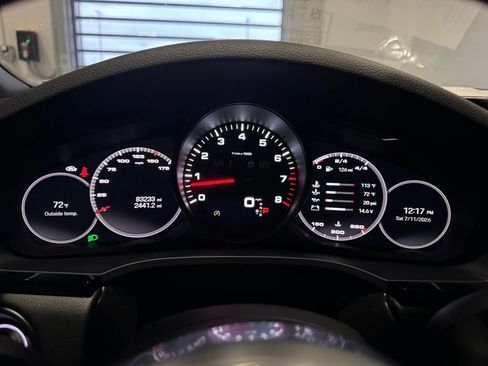 Used 2023 Porsche Cayenne AWD/4WD image 15