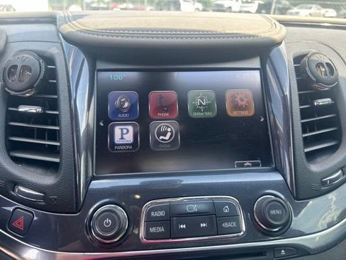 Used 2014 Chevrolet Impala LT w/ Convenience Package FWD image 9
