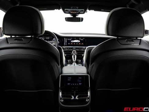 Used 2024 Bentley Flying Spur W12 image 28