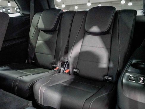 Used 2025 Mercedes-Benz GLS 450 4MATIC image 19