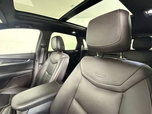 Certified 2022 Cadillac XT5 Premium Luxury image 8