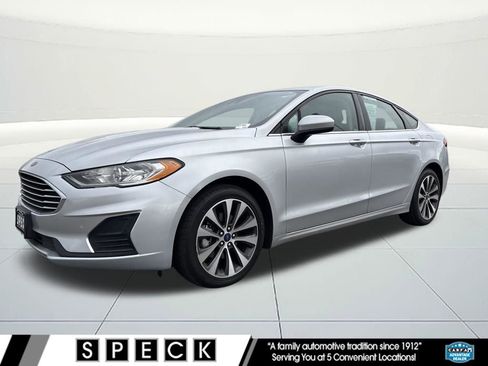 Used 2019 Ford Fusion SE image 1