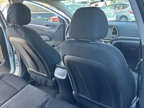 Used 2019 Hyundai Elantra SE w/ Cargo Package image 13