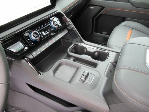 New 2026 GMC Sierra 2500 AT4 w/ AT4 Premium Plus Package AWD/4WD image 24