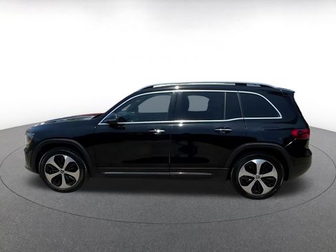 Used 2025 Mercedes-Benz GLB 250 4MATIC image 9