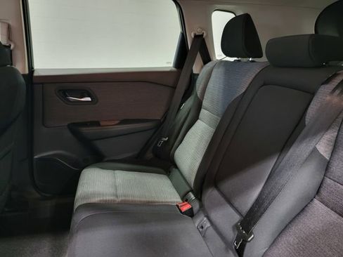 Used 2022 Nissan Rogue SV AWD/4WD image 14