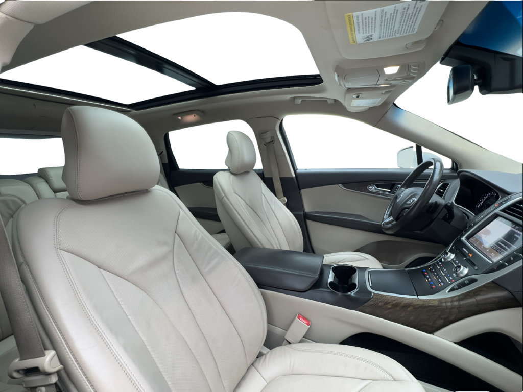 Used 2017 Lincoln MKX Reserve w/ Driver Assistance Package FWD image 33