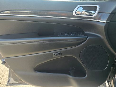 Used 2018 Jeep Grand Cherokee Limited AWD/4WD image 21