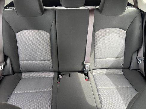 Used 2025 Kia Soul LX w/ LX Technology Package FWD image 36