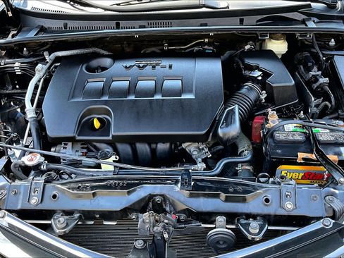 Used 2018 Toyota Corolla LE FWD image 35