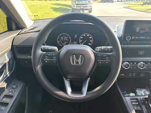 Used 2023 Honda CR-V EX image 19