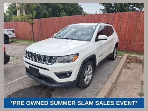 Used 2018 Jeep Compass Latitude FWD image 1