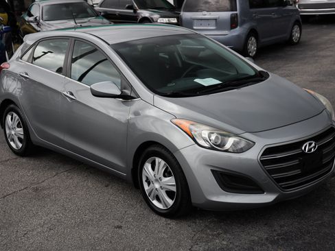 Used 2016 Hyundai Elantra GT FWD image 19