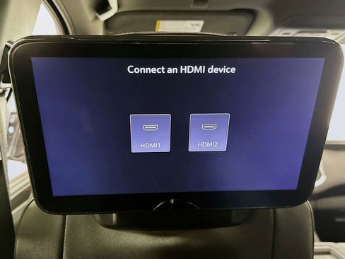 Used 2023 Chevrolet Suburban RST w/ Luxury Package image 28