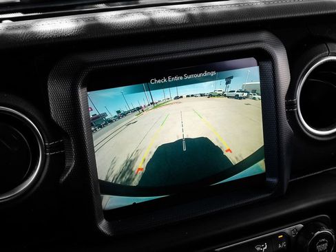 Used 2022 Jeep Wrangler Unlimited Sahara w/ Cold Weather Group image 32