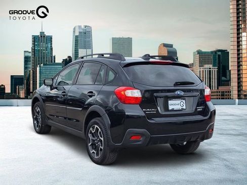 Used 2017 Subaru Crosstrek 2.0i Premium AWD/4WD image 3