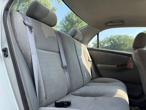 Used 2003 Toyota Corolla LE FWD image 12