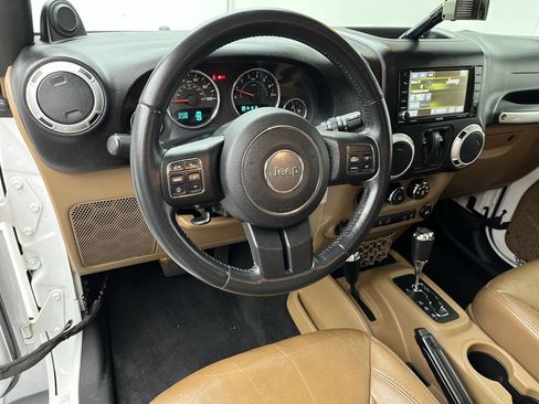 Used 2014 Jeep Wrangler Sahara w/ Dual Top Group AWD/4WD image 10