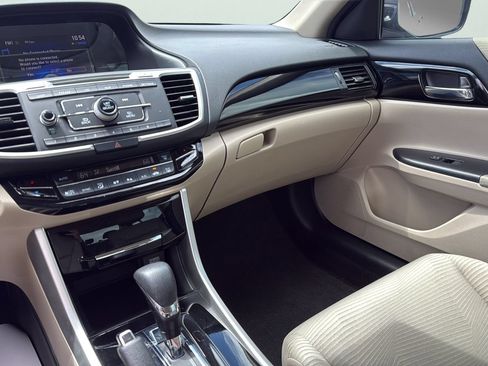 Used 2016 Honda Accord LX image 14