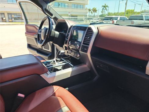 Used 2020 Ford F150 Platinum w/ Equipment Group 701A Luxury AWD/4WD image 26