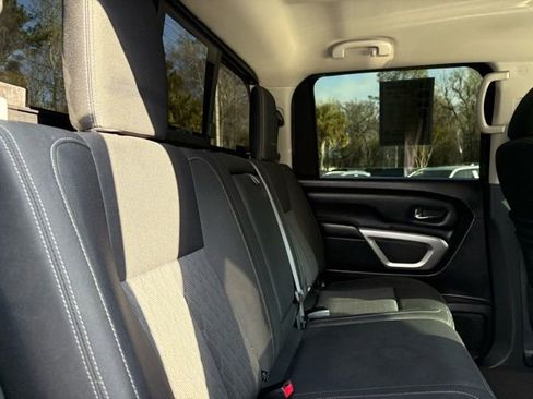 Used 2019 Nissan Titan SV w/ SV Convenience Package image 28