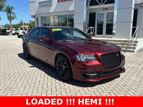Used 2023 Chrysler 300 C image 7