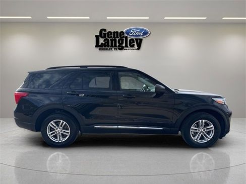 Used 2023 Ford Explorer XLT w/ Equipment Group 202A image 8